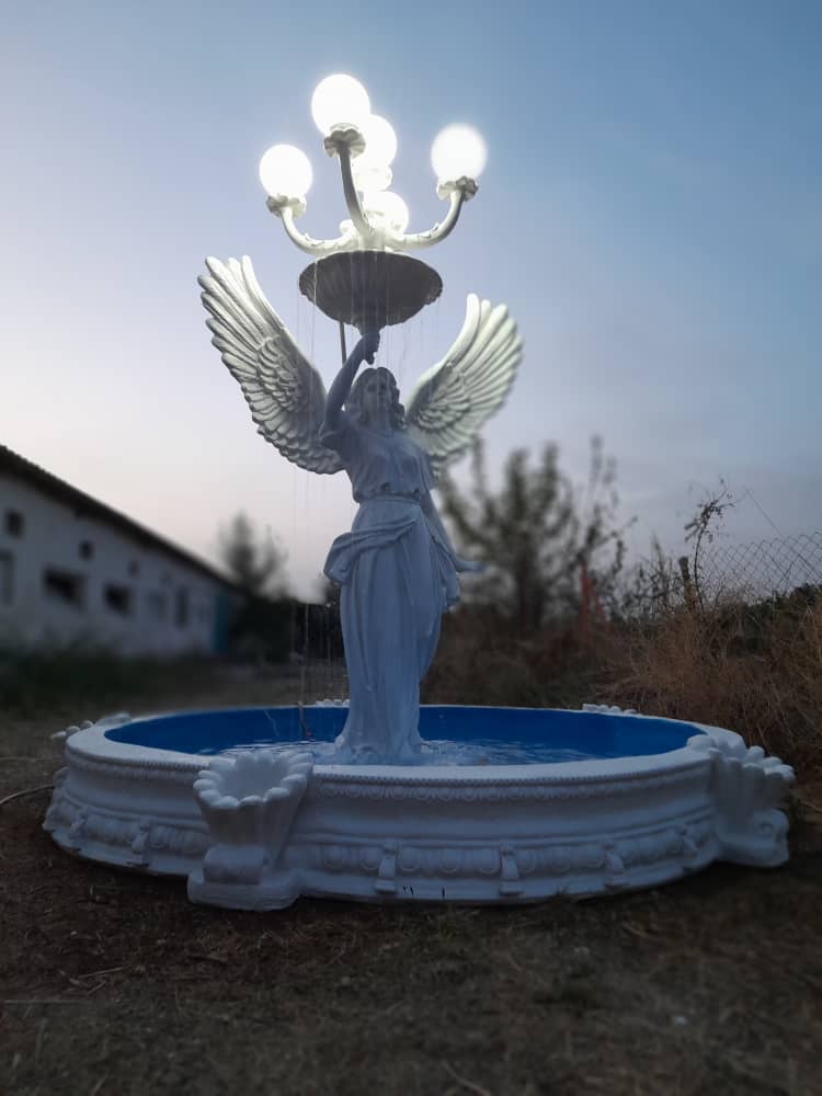  Fiberglas lambalı kanatlı süs havuzu