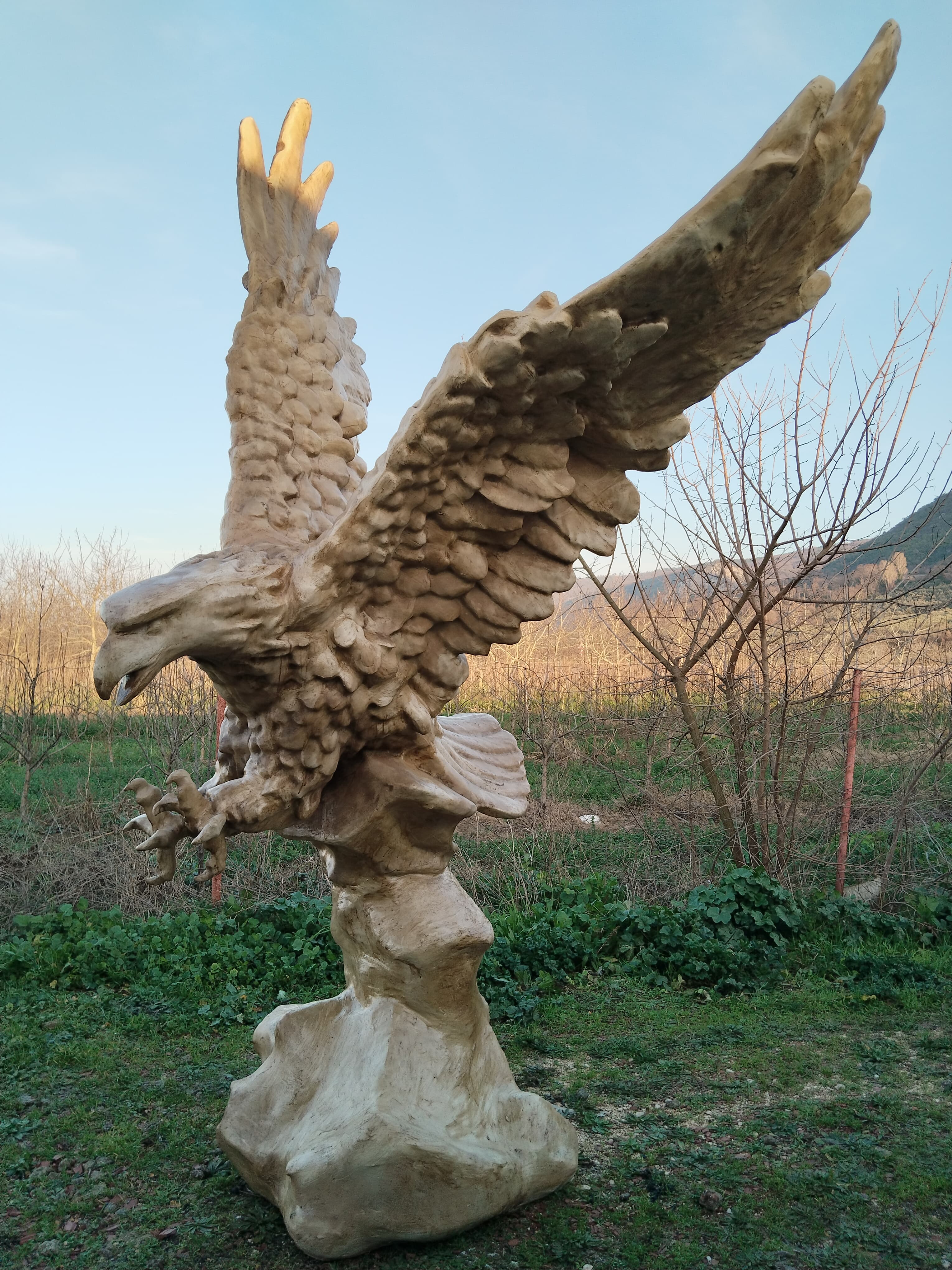 3,30 M YÜKSEKLİK DEV KARTAL HEYKELİ